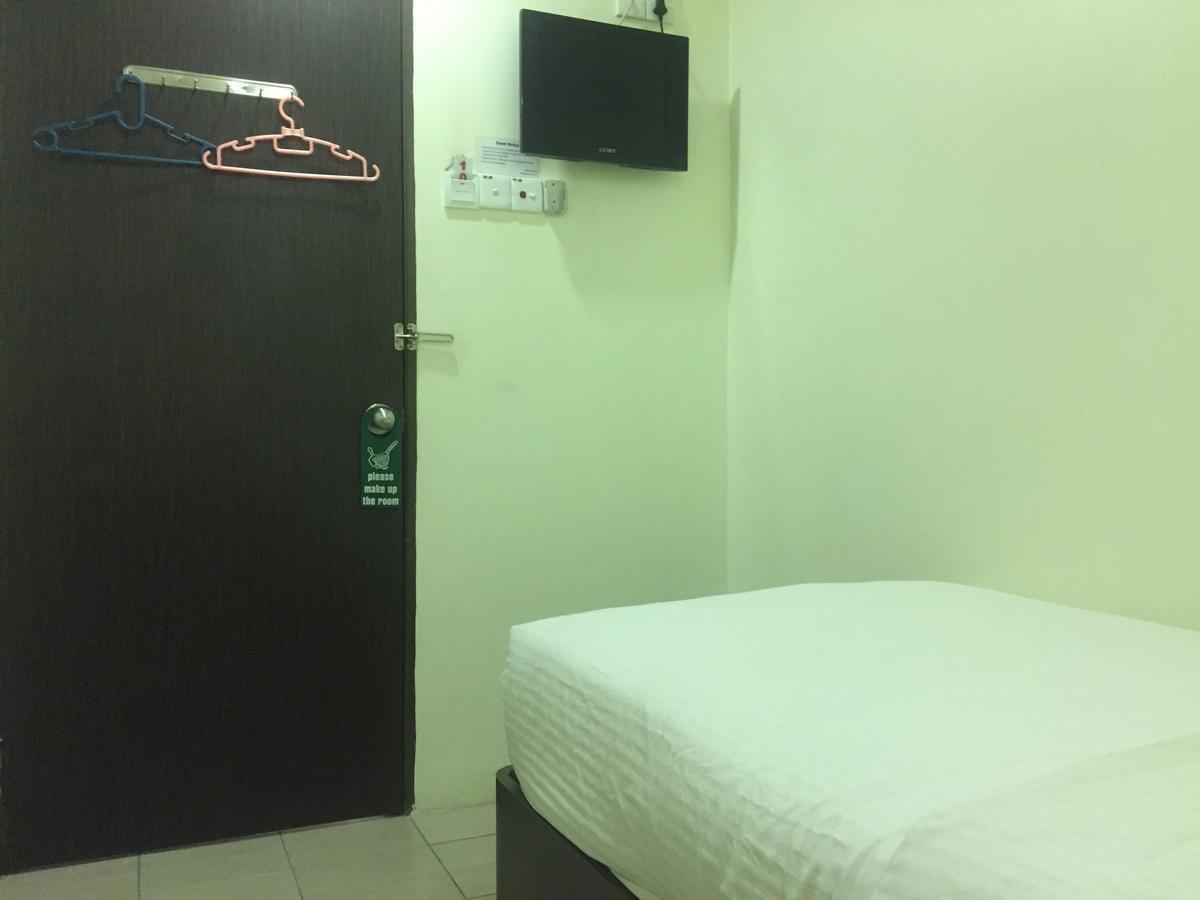 Desa House Hotel เกอปง ภายนอก รูปภาพ