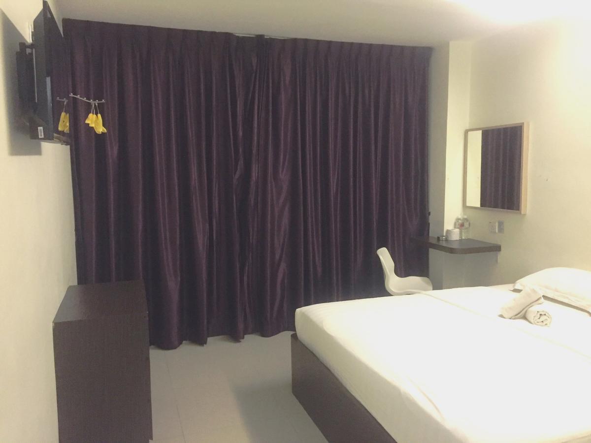Desa House Hotel เกอปง ภายนอก รูปภาพ