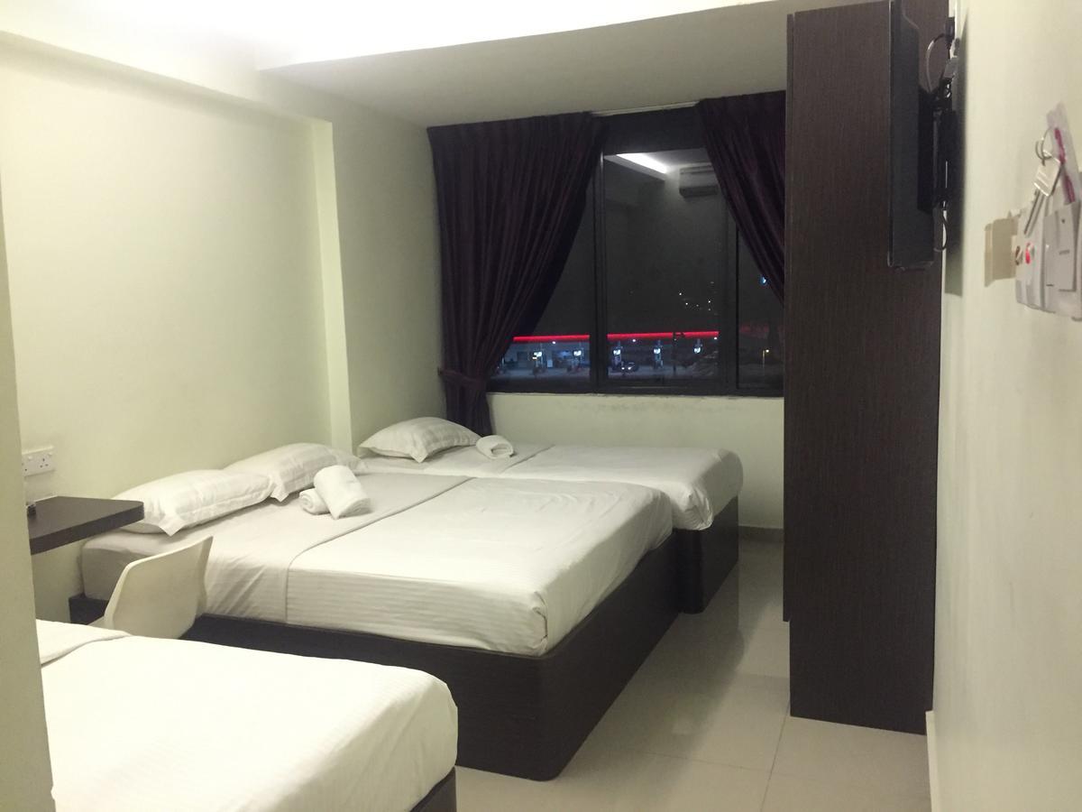Desa House Hotel เกอปง ภายนอก รูปภาพ