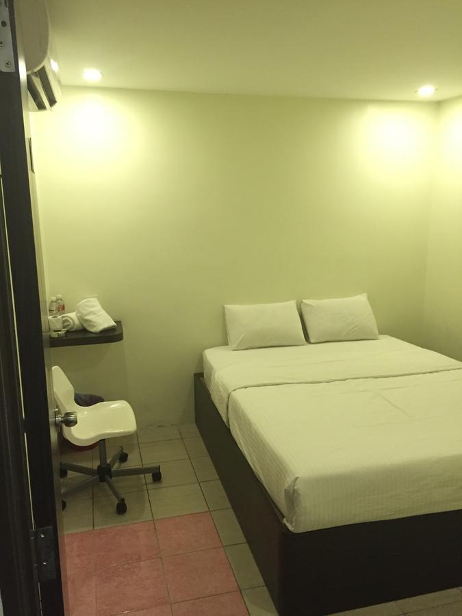 Desa House Hotel เกอปง ภายนอก รูปภาพ